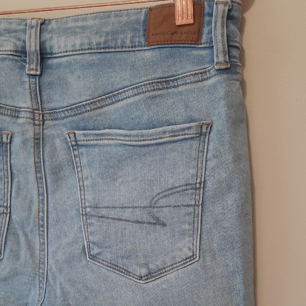American Eagle Outfitters Light Wash Skinny Jeans - Picture 5 of 9